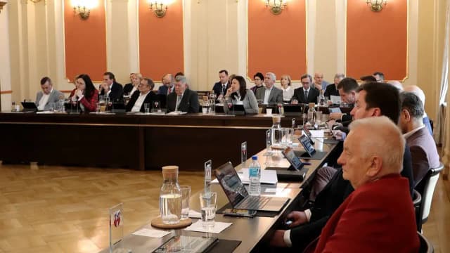 Ile zarabia radny osiedla? Zaskakujące różnice w wynagrodzeniach Ile zarabia radny osiedla? Zaskakujące różnice w wynagrodzeniach