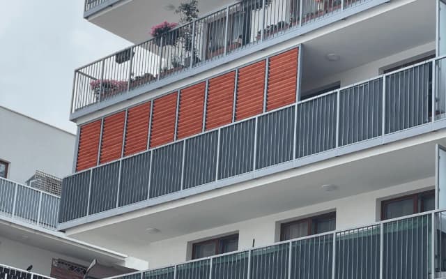 Jak zamontować zasłony na balkonie w bloku bez wiercenia i kłopotów Jak zamontować zasłony na balkonie w bloku bez wiercenia i kłopotów