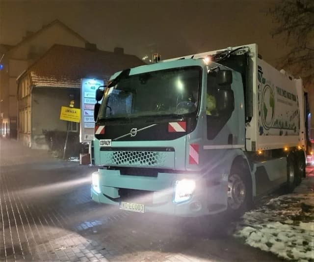 Samochód który zbiera elektrośmieci z osiedla – jak skorzystać z usługi? Samochód który zbiera elektrośmieci z osiedla – jak skorzystać z usługi?